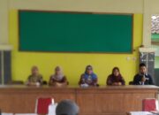 Kades Rendeng Imam Sugiarto dan ATR/BPN Remby Serahkan Sertifikat PTSL, Wujud Kepastian Hukum dan Meningkatkan Ekonomi Masyarakat