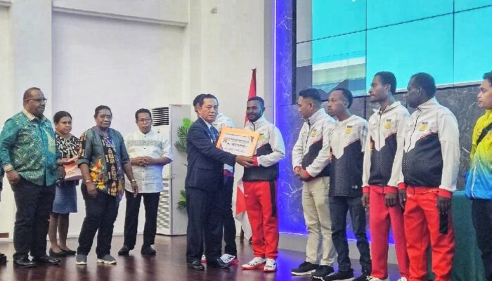 Pemerintah Papua Salurkan Bonus Rp.25 Miliar untuk Atlet PON dan Peparnas 2024