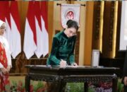Bupati Gatut Sunu Hadiri Sertijab Ketua Dekranasda Jawa Timur 10 Bupati Gatut Sunu Hadiri Sertijab Ketua Dekranasda Jawa Timur