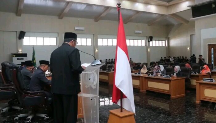 Bupati Sukabumi Sependapat Dengan Pandangan Umum Fraksi-fraksi DPRD Mengenai Raperda Serta Perumda Bank Perkreditan Rakyat (BPR) Sukabumi menjadi Perseroda PT Bank Perekonomian Rakyat Sukabumi
