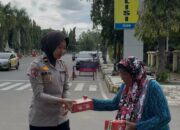 Polwan Polres Cilegon Bagikan Takjil Gratis Kepada Masyaraka 7 Polwan Polres Cilegon Bagikan Takjil Gratis Kepada Masyaraka