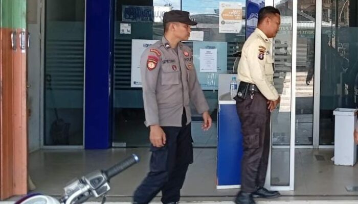 Personil Polsek Kapuas Tengah Patroli Rutin ke bank BRI unit Pujon
