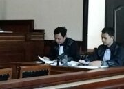 Kuasa Hukum Jevon Desak Hakim Beri Keputusan Babas Saat Ajukan Nota Pembelaan Pledoi 3 Kuasa Hukum Jevon Desak Hakim Beri Keputusan Babas Saat Ajukan Nota Pembelaan Pledoi