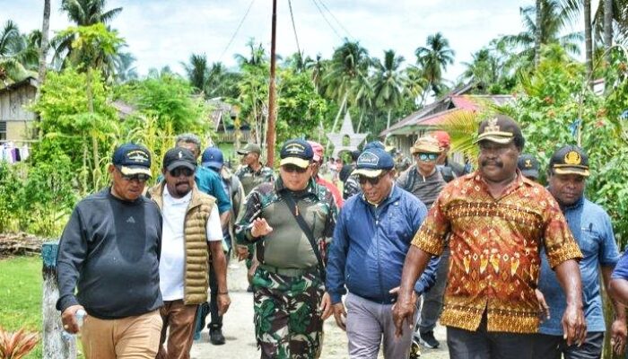 Bupati Biak Numfor Bersama TNI-Polri Tinjau Persiapan Peringatan HUT RI di Kepulauan Aimando