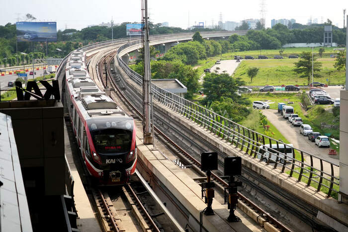 12 Juta Pengguna Manfaatkan LRT Jabodebek Selama Angkutan Lebaran 2025 1