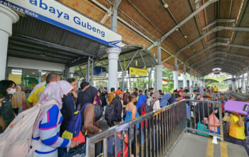 Antusias Masyarakat Meningkat Ratusan Ribu Pelanggan Gunakan Kereta Api Selama Libur Panjang Paskah di Wilayah Daop 8 Surabaya 2