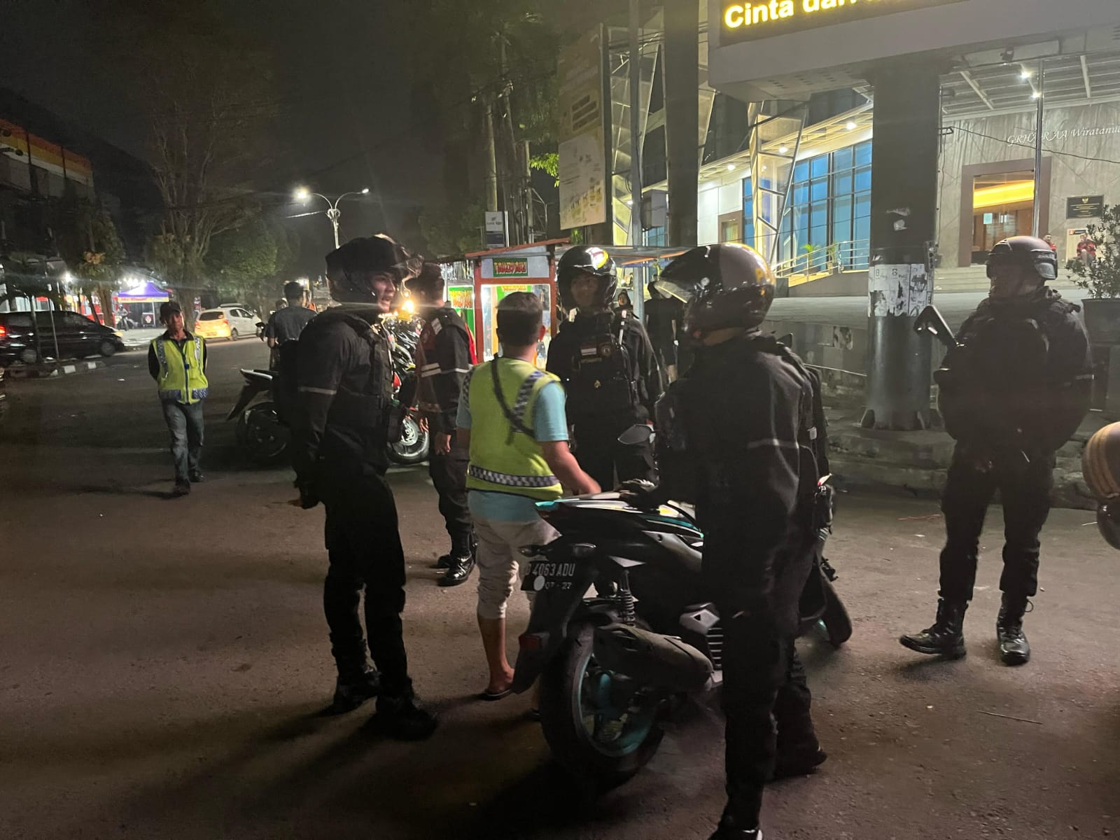 Polres Garut Gencarkan Patroli Malam, Puluhan Miras dan Knalpot Bising Disita 1 IMG 20250413 WA0003 1