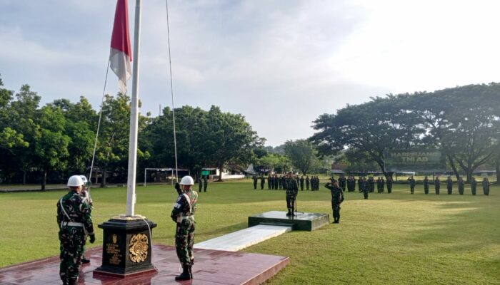 ‎Kodim 1607/Sumbawa Gelar Upacara 17-an Bulan April, Kasdim Bacakan Amanat Panglima TNI