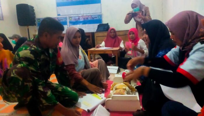 Babinsa dan Warga Bersatu Jaga Kesehatan Balita dan Ibu Hamil di Posyandu Tarano