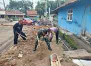 Pembangunan Masjid, Bhabinkamtibmas Polsek Ciwandan Gotong Royong Bersama Masyarakat