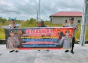 Piket Polsek Kapuas tengah sosialisasi imbauan larangan karhutla kepada warga masyarakat. 20 Piket Polsek Kapuas tengah sosialisasi imbauan larangan karhutla kepada warga masyarakat.