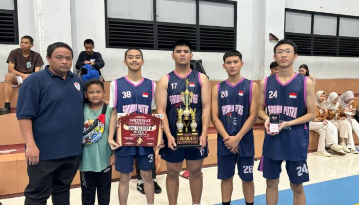 Tim Basket SMK Telkom Jakarta Juara 3 Turnamen Kreopatra Cup 2025