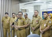 Pemeriksaan Lucky Hakim Rampung, Wamendagri Bima Jelaskan Sanksi yang Diberikan 2 Pemeriksaan Lucky Hakim Rampung, Wamendagri Bima Jelaskan Sanksi yang Diberikan