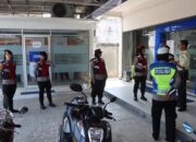 Jelang Mayday 1 Mei, Patroli Polwan Presisi Polres Sukamara Sambangi Warga Sampaikan Pesan Kamtibmas 8 Jelang Mayday 1 Mei, Patroli Polwan Presisi Polres Sukamara Sambangi Warga Sampaikan Pesan Kamtibmas