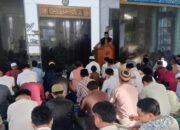 Umat Islam Kampung Bulak Gelar Sholat Idul Fitri di Masjid Raya Ar-Rahman. 10 Umat Islam Kampung Bulak Gelar Sholat Idul Fitri di Masjid Raya Ar-Rahman.
