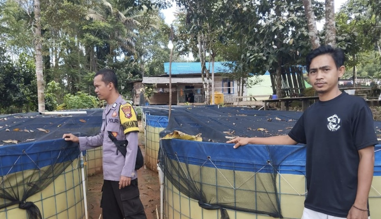Bhabinkamtibmas Ajak Warga Manfaatkan Pekarangan untuk Pertanian dan Perikanan Dukung Program Swasembada Pangan 1 Screenshot 646
