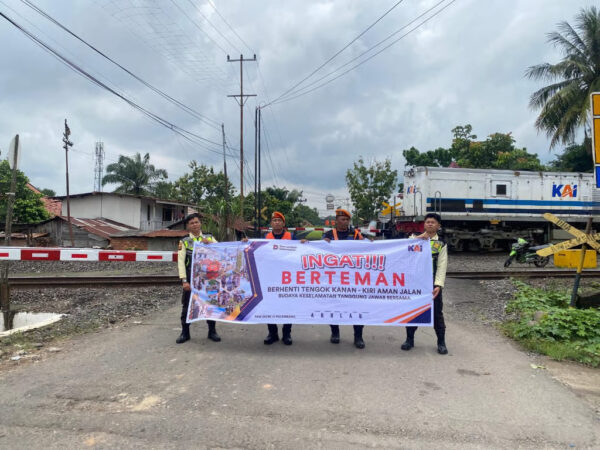 Disiplin di Perlintasan, KAI Divre III Palembang Dorong Kesadaran Keselamatan Bersama