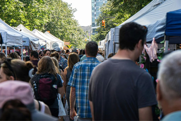 Fenomena Antre di Tempat Makan Viral, Worth It atau Sekadar Ikut Tren (1)