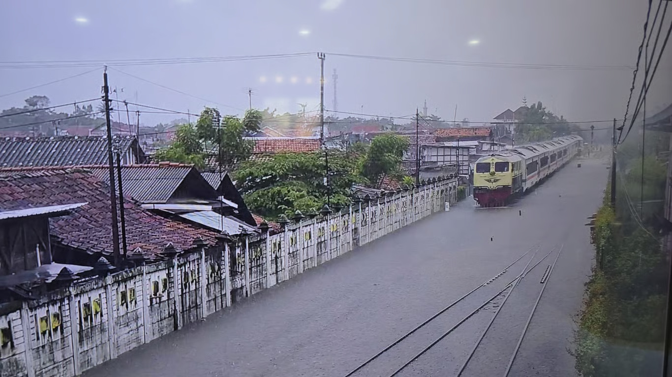 KAI Daop 1 Utamakan Keselamatan, Lakukan Penyesuaian Perjalanan KA Dampak Banjir Pekalongan