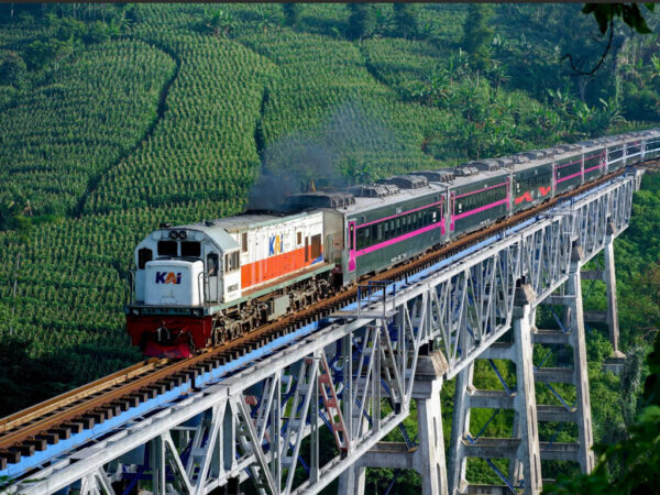 KAI Hadirkan Sarana Stainless Steel New Generation pada KA Gajayana dan Parahyangan