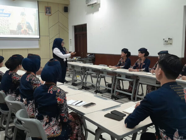 Tingkatkan Kapasitas Pelayanan, KAI Services Gelar Training Untuk Prama Prami di Rangkaian Compartment