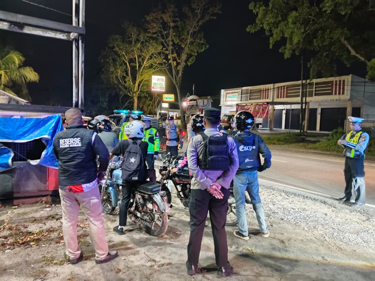 6533bc21 f3f1 4952 ade2 373aa38222a6