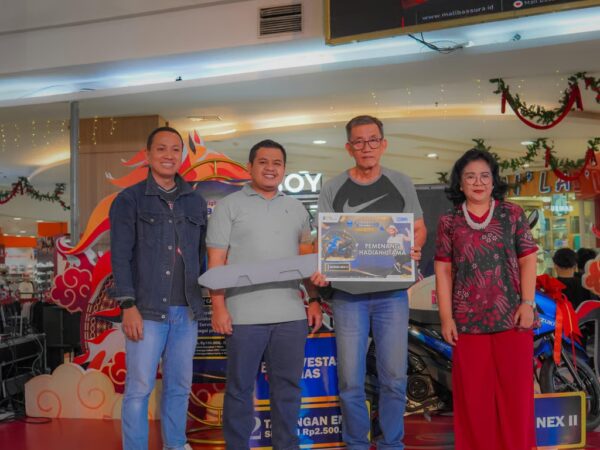 BRI Branch Office Jatinegara Region 6 Jakarta 1 Serahkan Hadiah Program BRI Highest Point Amazing Rewards 9 di Mall Bassura Jakarta Timur