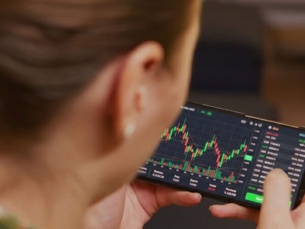 Harga Emas (XAU USD) 16 Februari 2026 Stabil di 4.993, Pasar Tunggu Sinyal The Fed