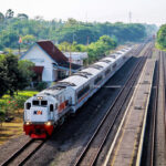 KA Harina Tertemper Mobil di Jalur KA antara Stasiun Brumbung Alastua, KAI Imbau Masyarakat Lebih Peduli Keselamatan