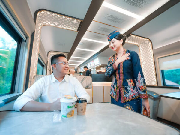 Kolaborasi dengan Kementerian Perdagangan, KAI Services Perkenalkan Produk UMKM di Kereta