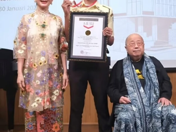 Membanggakan! Satpam BRI BO Tanjung Priok Region 6akarta 1 Raih Rekor MURI sebagai Pembuat Karya Ilmiah Terbanyak