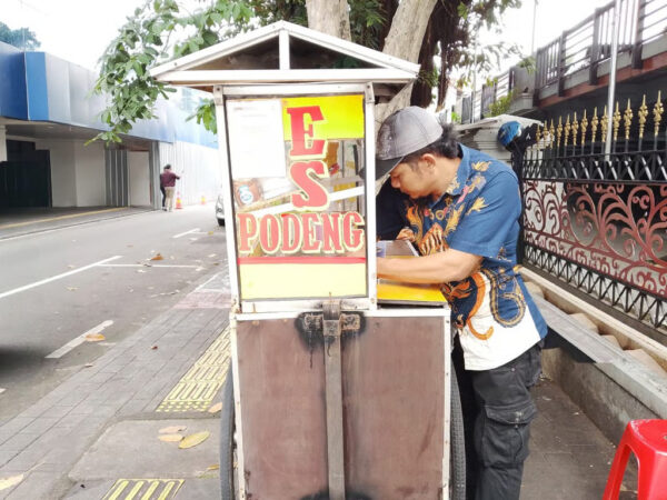 Pedagang UMKM di Sekitar BRI Region 6 Jakarta 1 Rasakan Manfaat dan Keuntungan Transaksi Menggunakan QRIS BRI