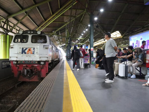 Pemesanan Tiket H 1 Lebaran Tembus 22.494, KAI Daop 1 Jakarta Ajak Masyarakat Mudik Lebih Awal