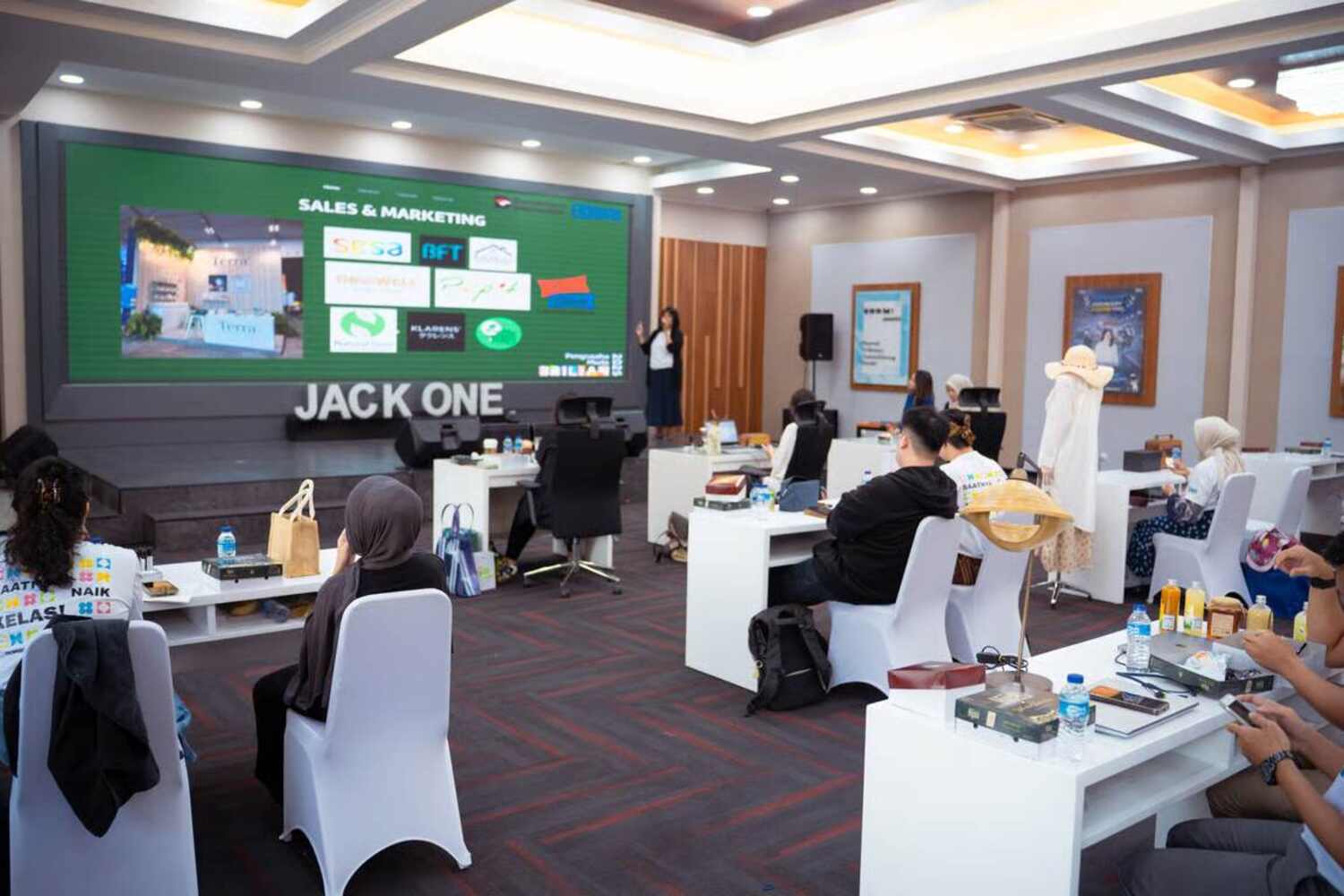 Seminar dan Workshop Pengusaha Muda Brilian BRI Region 6Jakarta 1 Dorong Lahirnya Entrepreneur Tangguh dan Inovatif