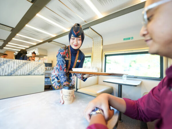 Kuliner Kereta Siapkan Menu Takjil untuk Penumpang Kereta Api