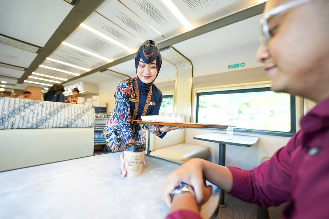 Kuliner Kereta Siapkan Menu Takjil untuk Penumpang Kereta Api