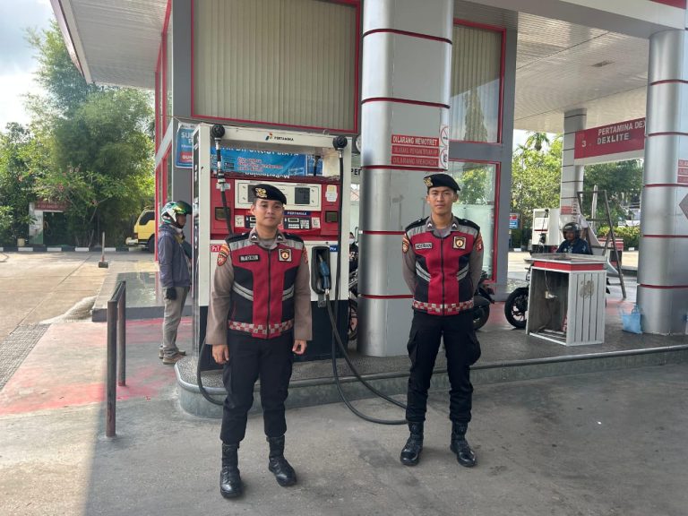 Jaga Kamtibmas Tetap Aman, Personel Satsamapta Polres Barsel patroli Obvit Bank