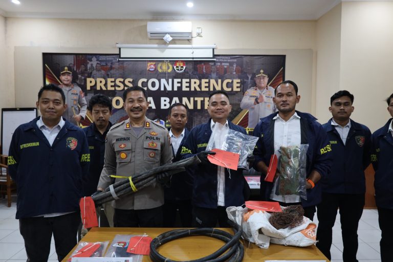 Ditreskrimum Polda Banten Ungkap Sindikat Pencurian Kabel Persinyalan Kereta Api dan Penadahan, Empat Tersangka Diamankan