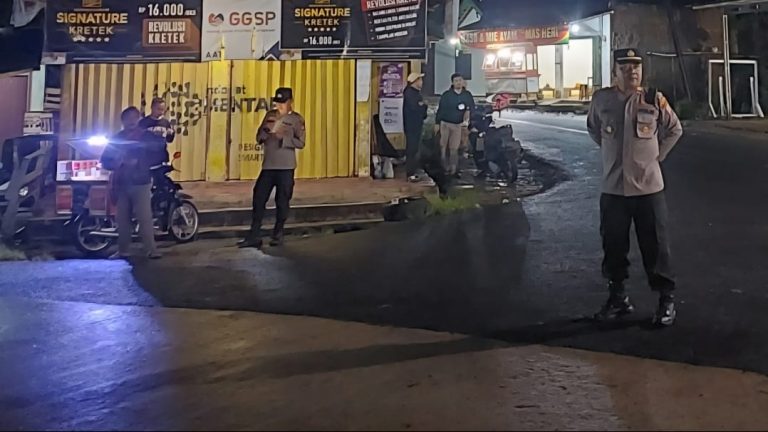 Antisipasi Begal dan Cegah Tp. C3 Polsek Cijaku Polres Lebak Rutin KRYD Patroli di Jam Kecil Antisipasi C 3.