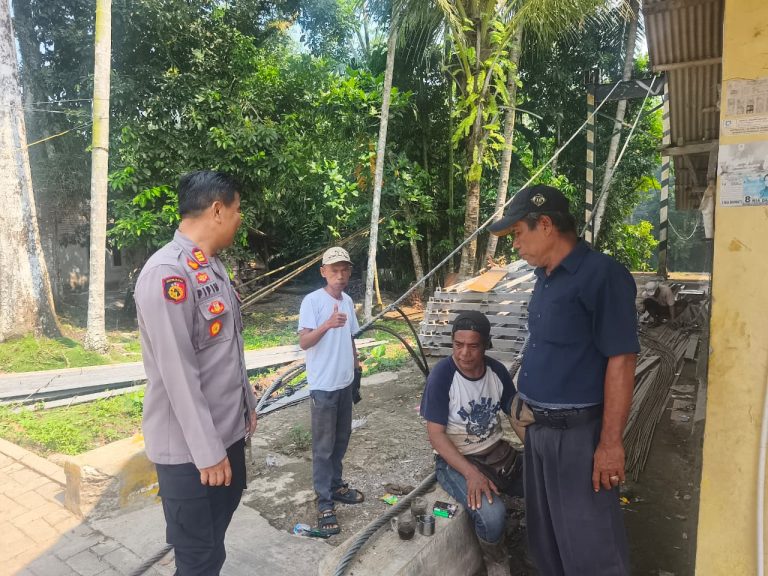 Sambang Kapolsek Cimarga Polres Lebak Temui Warga Desa Intenjaya
