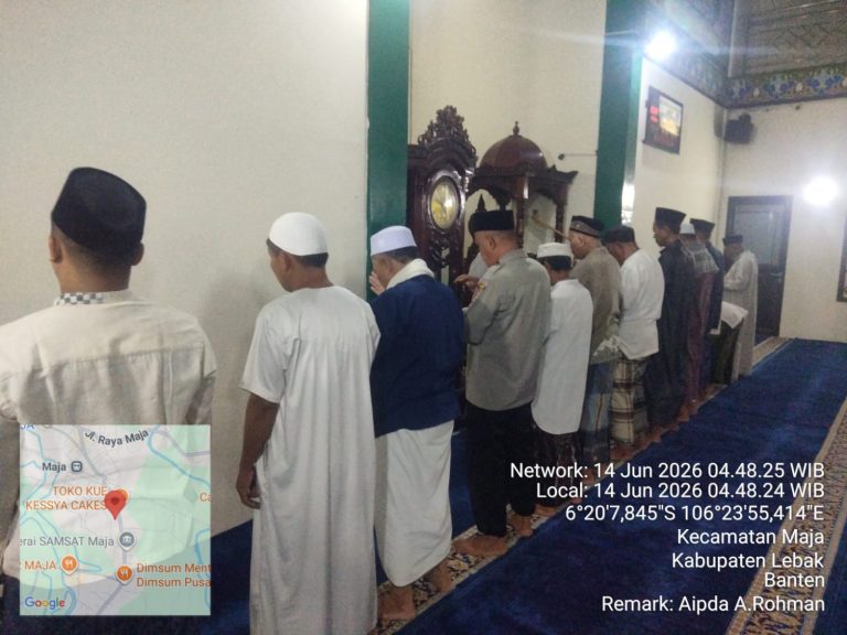 Anggota Polsek Maja Polres Lebak Laksanakan Sholat Subuh Keliling