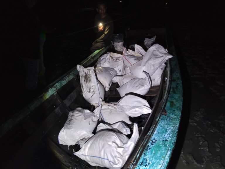 SATLAP TRI CAKTI DAN SATGAS GABUNGAN GAGALKAN DUGAAN PENYELUNDUPAN BIJIH TIMAH ILEGAL, SELAMATKAN POTENSI KEBERLANGSUNGAN PENERIMAAN NEGARA SEKITAR Rp1,2 MILIAR