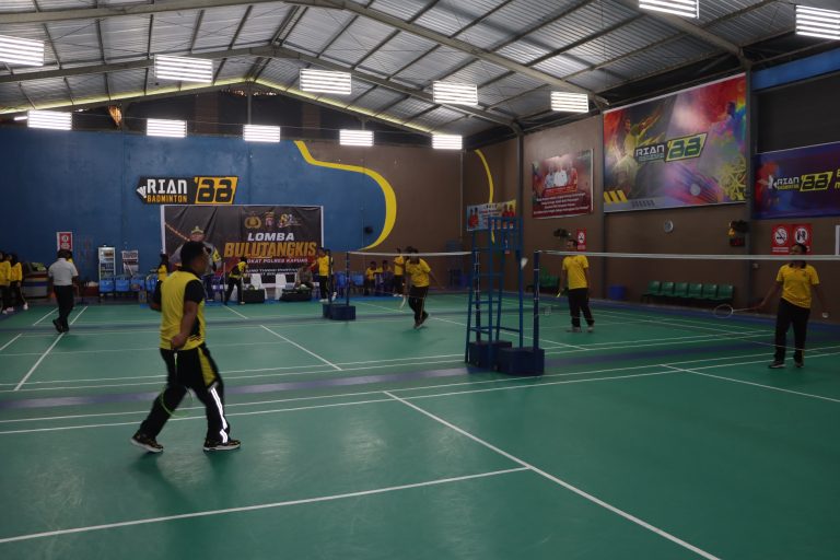 Perkuat Soliditas dan Sportivitas, Polres Kapuas Gelar Turnamen Bulu Tangkis Hari Bhayangkara Ke-80