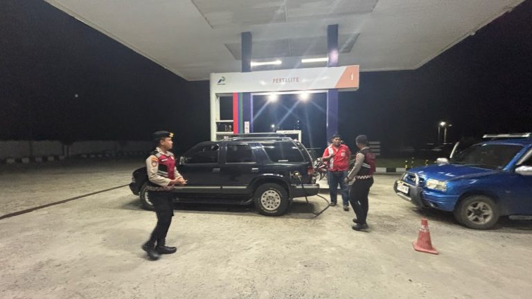 Redam Potensi Gangguan Kamtibmas Jam Rawan, Sat Samapta Polres Sukamara Amankan Kawasan SPBU
