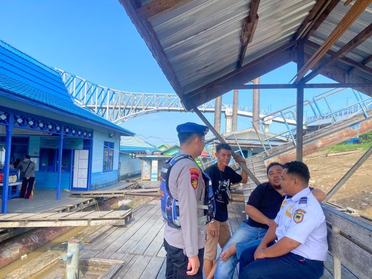 Hadir di Tengah Masyarakat Pesisir, Polres Barito Utara Pastikan Kamtibmas DAS Barito Aman Kondusif