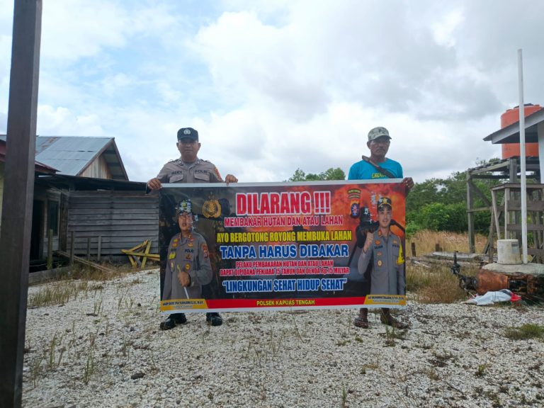 Piket Polsek kapuas tengah giat Rutin lakukan imbauan larangan karhutla kepada masyarakat.