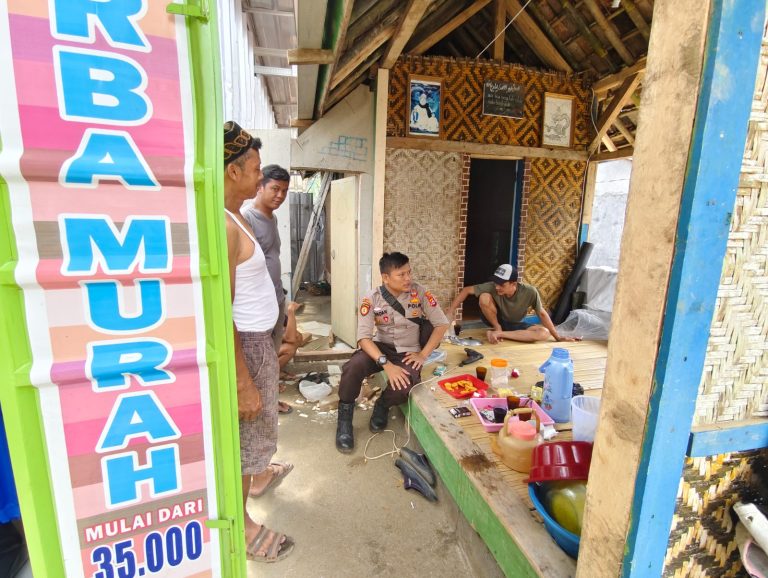 Bhabinkamtibmas desa Sukamaju Polsek Sobang Polres Lebak laksanakan Sambang di Desa binaanya
