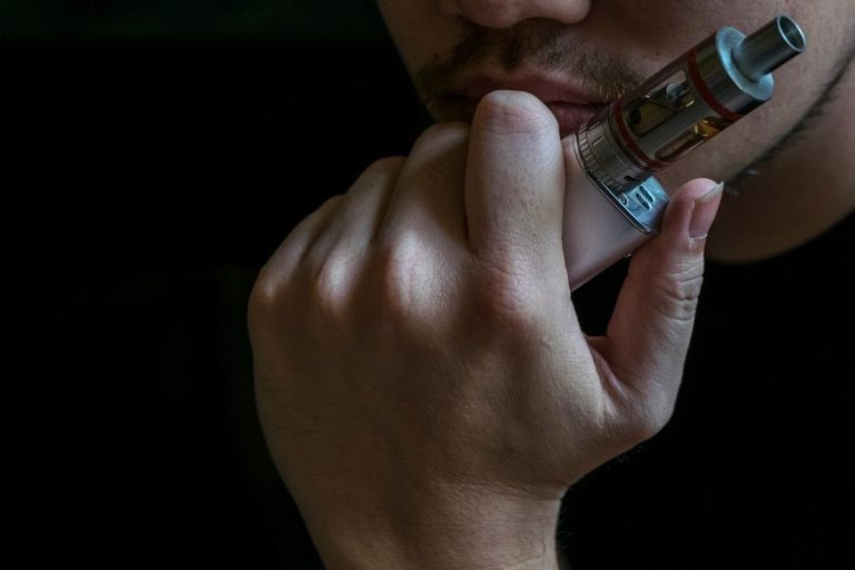MUI Jatim Terbitkan Fatwa Haram Vape, Ini Kategorinya