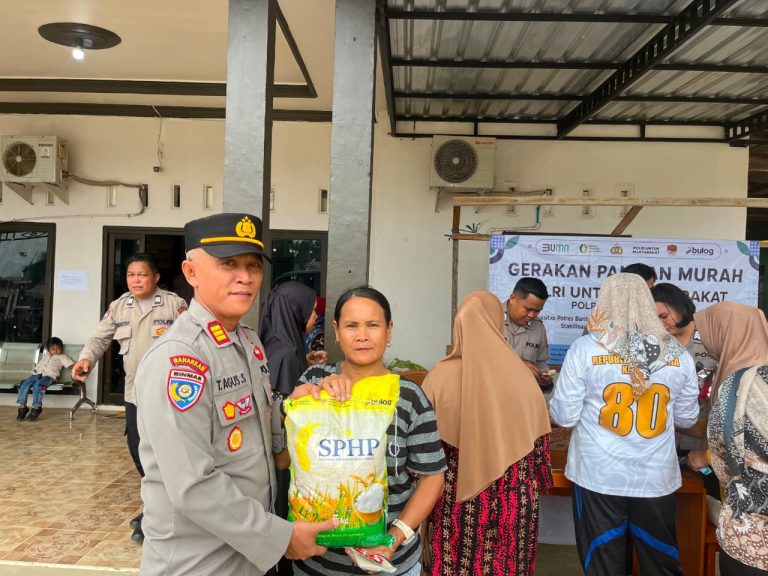 Polres Barito Utara Hadir untuk Masyarakat, Gerakan Pangan Murah Salurkan Beras SPHP di Desa Sikui