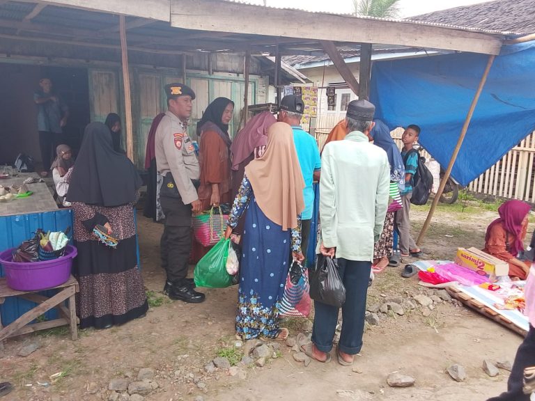 Antisipasi Gangguan Kamtibmas, Anggota Polsek Kapuas Timur Laksanakan Patroli Dialogis kepada Masyarakat